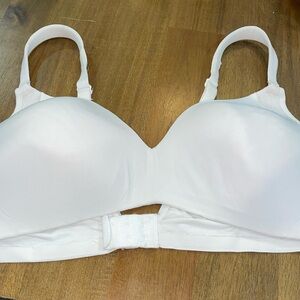 Warners 34C wireless bra EUC